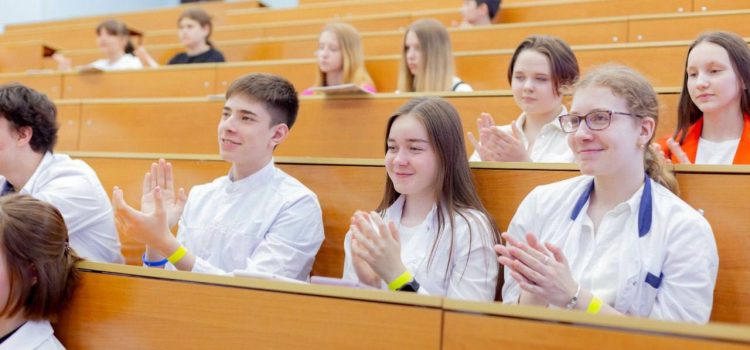 Умные каникулы для школьников в КемГМУ Минздрава России